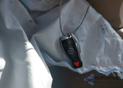 2014 Mercedes-Benz C 250 Luxury/Sport из США, поврежденный, VIN WDDGF4HB6EA917896